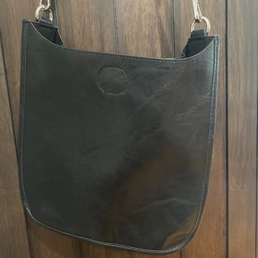 ah-dorned Messenger & Strap